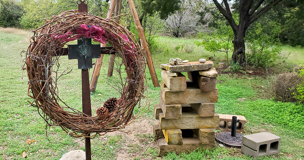 Lenten wreath and limestone pulpit