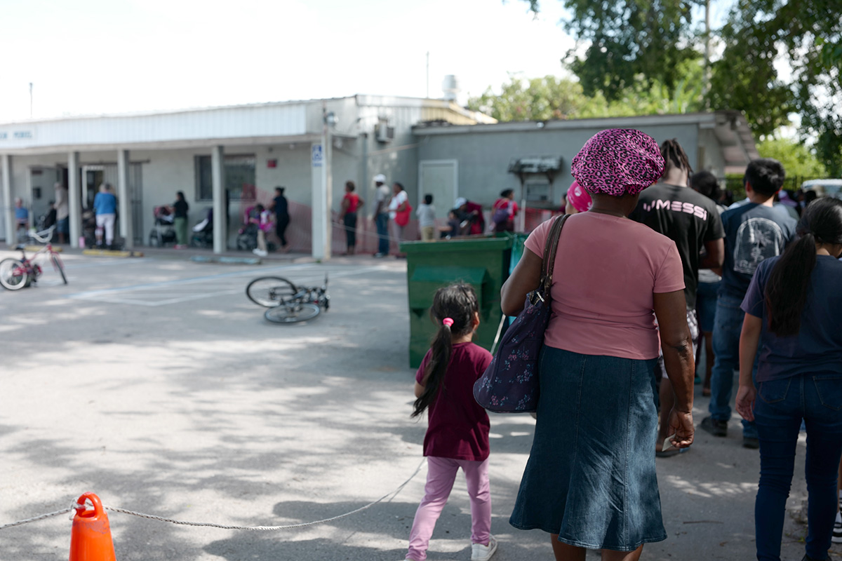 line to pick up fresh produce