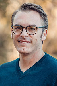 Headshot of Geoffrey Smith