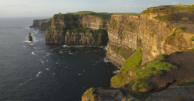 Ireland-Cliffs-Of-Moher-230913703_redwallsky.png